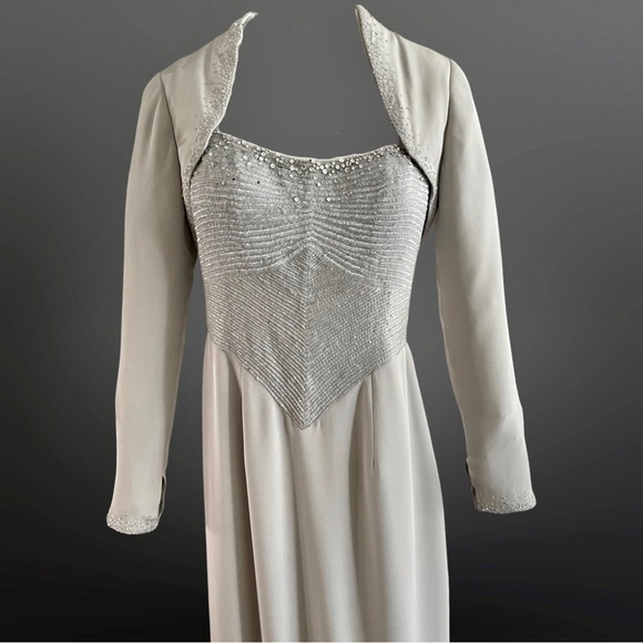 VINTAGE 1990s Stephen Yearick gown & bolero in light silver - Picture 8 of 15